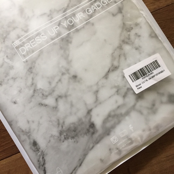 14 Inch Marble Slab in Grey Mac Book Case - Soft Skin by IBENZER - Picture 9 of 10